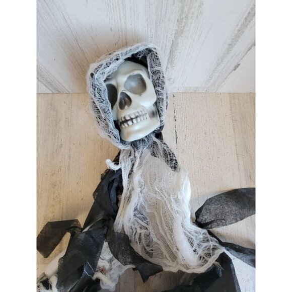 Skeleton AS IS Grim reaper hanging Halloween home decor prop - Picture 5 of 9